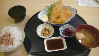 Yuushokutei - 海鮮フライ定食￥850
