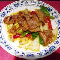 横浜中華街 重慶飯店 本館 - 牛肉炒め