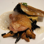 ユニッソン デ クール - 丹波鶏　トランペット　ジロール茸　シャンピニョンのロワイヤル