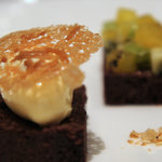 ユニッソン デ クール - テリーヌ・ショコラ　グラース・バニラ　フルーツのブルノワーズ