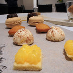 ユニッソン デ クール - カヌレ、マカロン、フィナンシェ、焼きメレンゲ、オレンジタルト