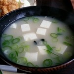 ゆうき - 唐揚げ定食に付いてくる味噌汁
