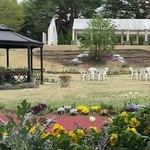 ハイジズフラワーガーデン レストラン - 結婚式もできるだけあって綺麗な庭園が