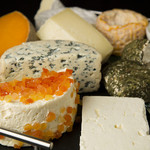 Cheese・Wine Den Hibiya - 夏のチーズは全部で10種類
