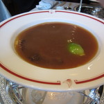 筑紫樓 - 毛鹿鮫背びれフカヒレの姿ステーキ 　アツアツ状態