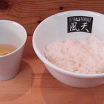 煮干中華ソバ イチカワ - 白飯 150円 +  生卵 50円