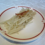 筑紫樓 - モヤシ、上は金華ハム