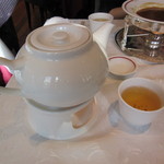筑紫樓 - お茶　これも熱々状態