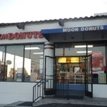 Moon Donuts - 