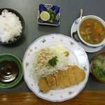 季楽亭 - 「ロースカツ・サラダと夏野菜カレー」(700円）