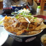 焼肉たてがみ - 豚丼（大盛り）２