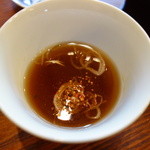 城山坊 - 蕎麦湯を入れて七味を