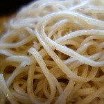 城山坊 - まる抜きから挽いた蕎麦、隆仙坊とは違い量が多い（笑）風味はあのお店の方が断然強い。