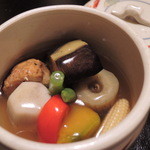 津和野温泉宿　わた屋 - 煮物・野菜の炊き合わせ。
      品数が多く、どれも丁寧に作られてるのがよく分かります。