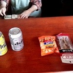 内藤酒店 - まずはビール！おばあちゃんがソロバンで計算してくれます