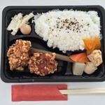 自由が丘鶏唐揚専賣店 - 唐揚弁当 中