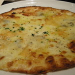 カレンダー - 4種チーズのピッツァ　クワトロフォルマッジ