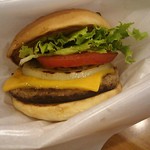 フレッシュネスバーガー - クラシックチーズバーガー600円