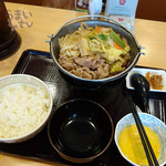すき家 - すき家の「新 牛すき鍋定食」　（ごはん大盛 税込７１０円）