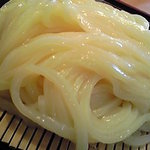 満月 - 肉ざる(冷)６８０円の麺です。相変わらずの艶です。【2010年9月】