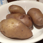 プティフ・ア・ラ・カンパーニュ - 蒸かし芋、皮ごと食べるとうまい