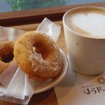 はらドーナッツ - ジャガイモとチーズ
      丹波黒豆きなこ
      カフェオレ