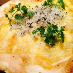 居心地ダイニング びぃどろ - しらすとブルーチーズのピザ