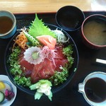 道の駅 ビオスおおがた ひなたや食堂 - カツオ丼