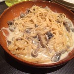 じゅえるるーむ - きのこのクリームソーススパゲッティ