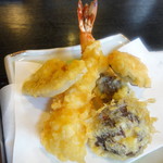 そば処 おまた - 天ぷらアップ