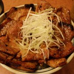 十勝豚丼 いっぴん - 特盛り豚丼(1080円税)です。2016年5月