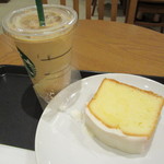 スターバックス・コーヒー - Coffee Espressoケーキ サワークリーム、アイスカフェラテ