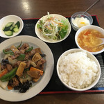 台湾料理　聚宝園 - 牛肉の黒胡椒炒めセット¥780