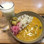 スープストックトーキョー - カシューナッツのホッダ&パッションフルーツと山椒のラッシー