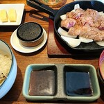 豚ステーキ専門店 かっちゃん - 