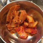スパイス料理ナッラマナム - 生姜のピックルと切り干し大根キムチ
