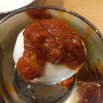 スパイス料理ナッラマナム - とろとろ卵のサンバルソースがけ ＋150円(税込)