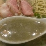 丿貫 - 煮干そば・750円　ウズラの味玉・50円