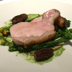 レフェルヴェソンス - 南から始まる～今帰仁アグー豚を薪で、沖縄ヨモギのジュとシャンピニオンのピュレ、菜花とアミガサ茸