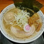 濃厚味玉中華そば　880円