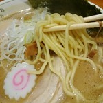 中華そば 勝本 - 麺は「つけそば」よりも若干細め…！