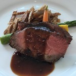 53 By The Sea - ショートリブのロースト、タロイモとマウイオニオン