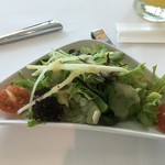 53 By The Sea - ワイポリファームのサラダ、グリーンパパイヤ添え