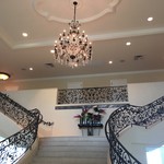 53 By The Sea - ドアを開けると大階段が…