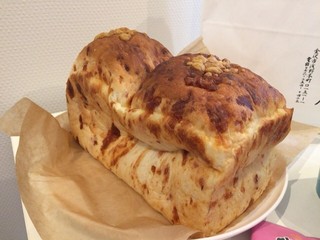 新出製パン所 - ５種のチーズ（2016.06.03）