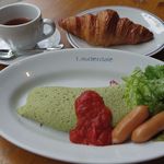 ローダーデール - ふわふわオムレツ グリーンサラダ添え
      永遠のクロワッサン