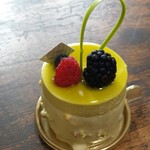 アテスウェイ - ヌガー　フリュイ　デ　ボワ　５２０円