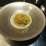 エクアトゥール - 魚料理：京都玉田農園の賀茂茄子グリエと墨烏賊のソテー、フォアグラと西京味噌ソース、木の芽1