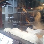 Toushoumen Shuka - 刀削麺酒家　刀削麺をカットする機械
