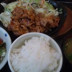 高坂サービスエリア 上り レストラン - 黒豚みそ肉炒め　￥1100